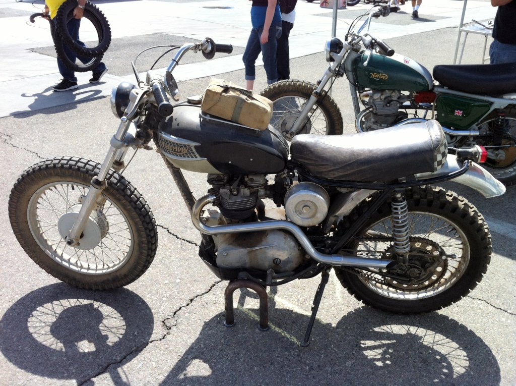 SHOW & GO CYCLE SHOP El Camino Triumph Desert Sled